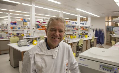 Associate Professor Ray Steptoe