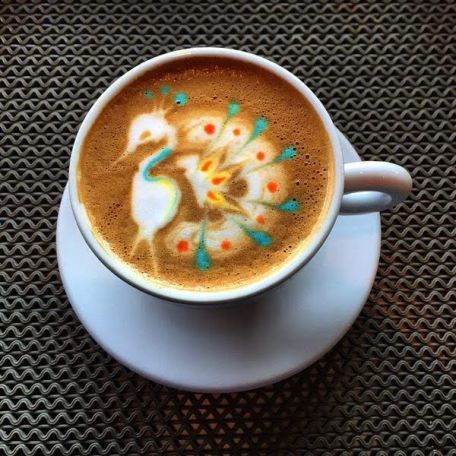 lm-peakock-coffee-art